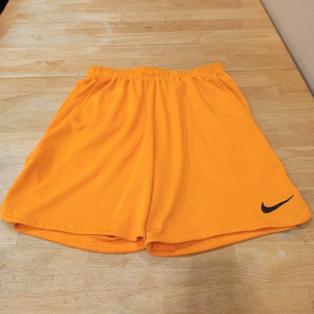 NIKE MEN'S TEAM DRI FIT FLEX WOVEN SHORT (WITH POCKETS) medium - Picture 1 of 15